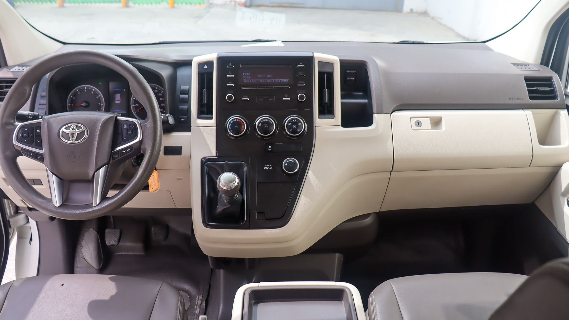Toyota Hiace 2022 3.5 12 Pasajeros Mt
