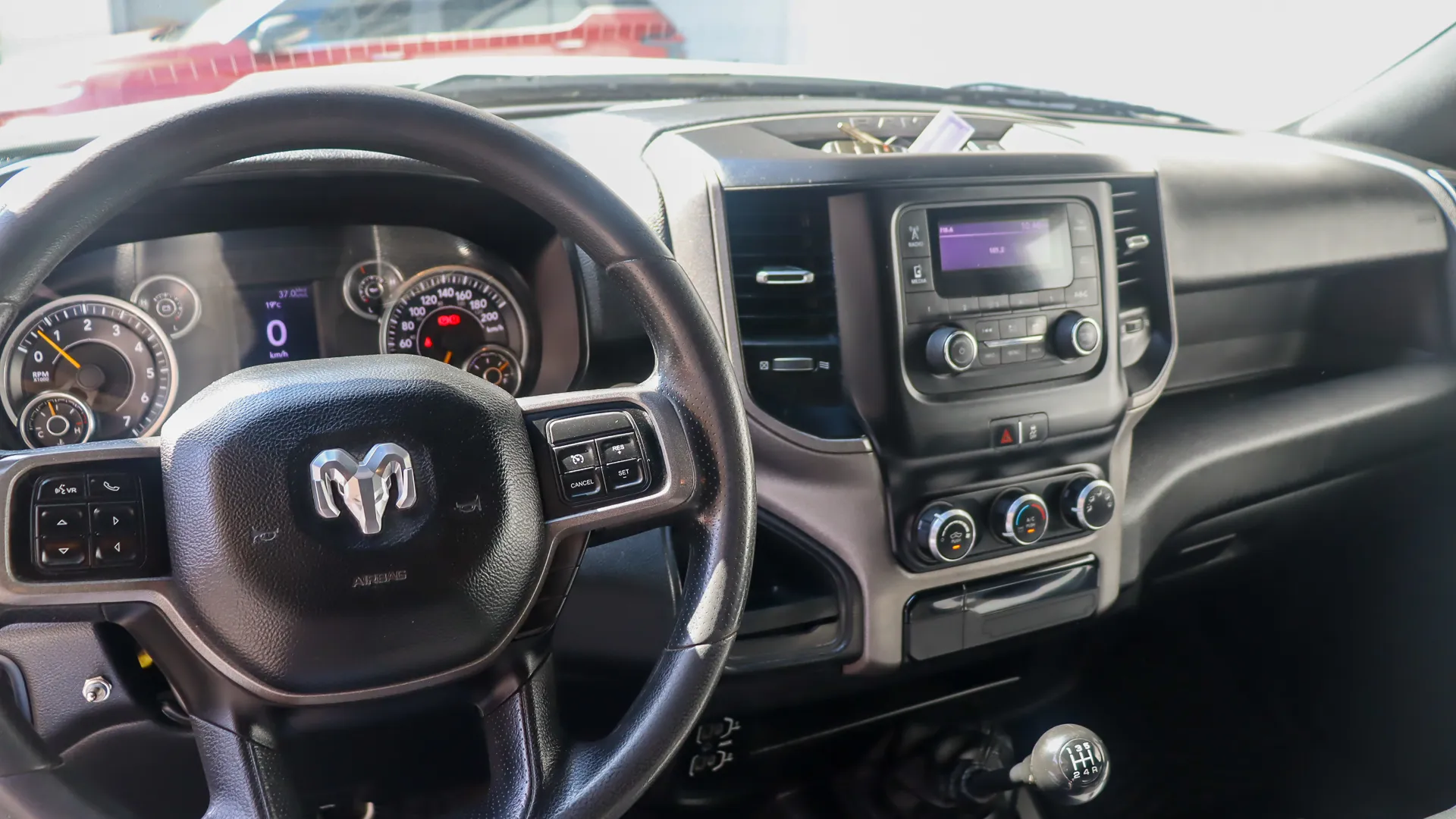 RAM 4000 2022 PL Reg Cab 4x2 V8 5MT