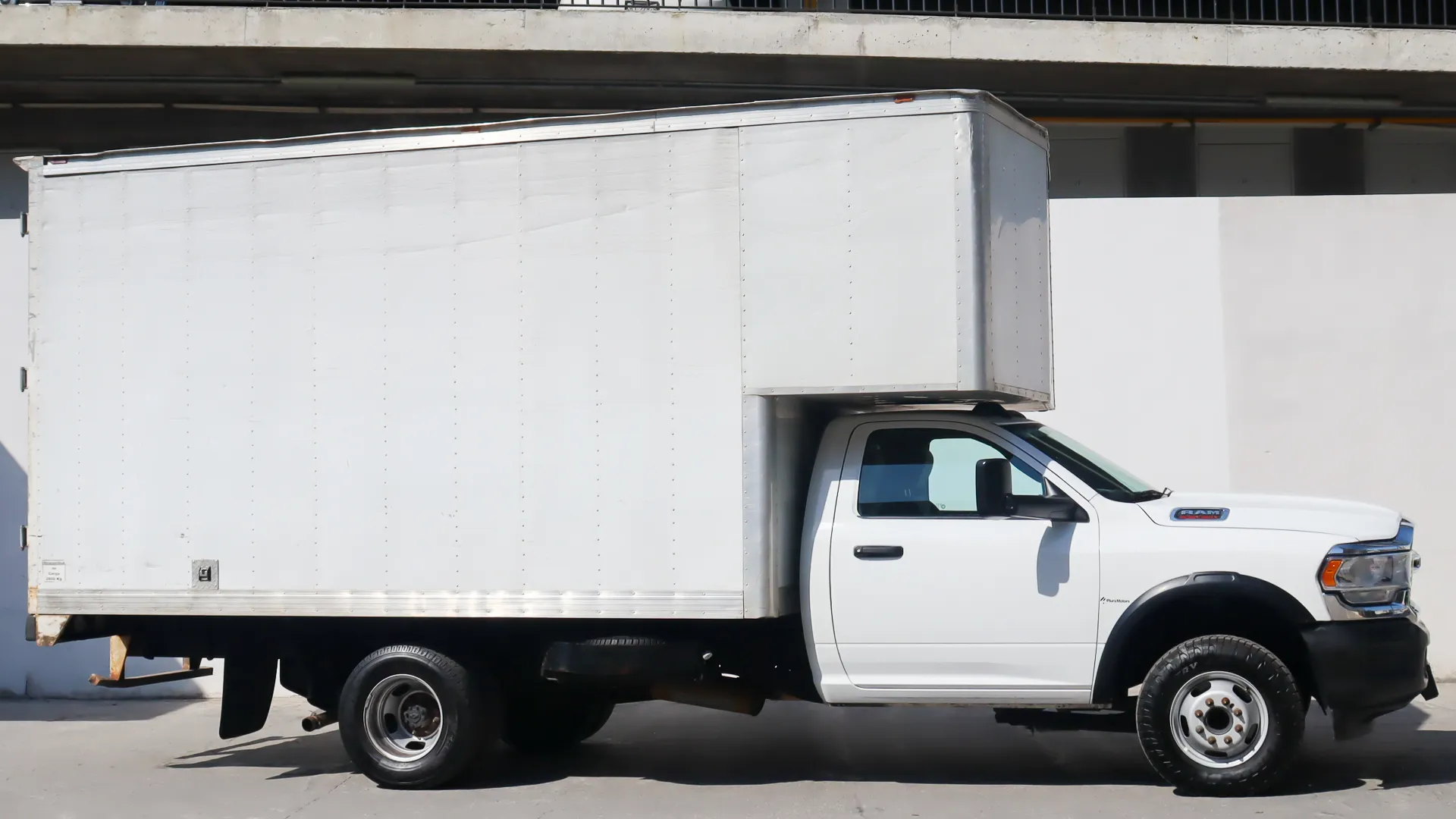RAM 4000 2022 PL Reg Cab 4x2 V8 5MT