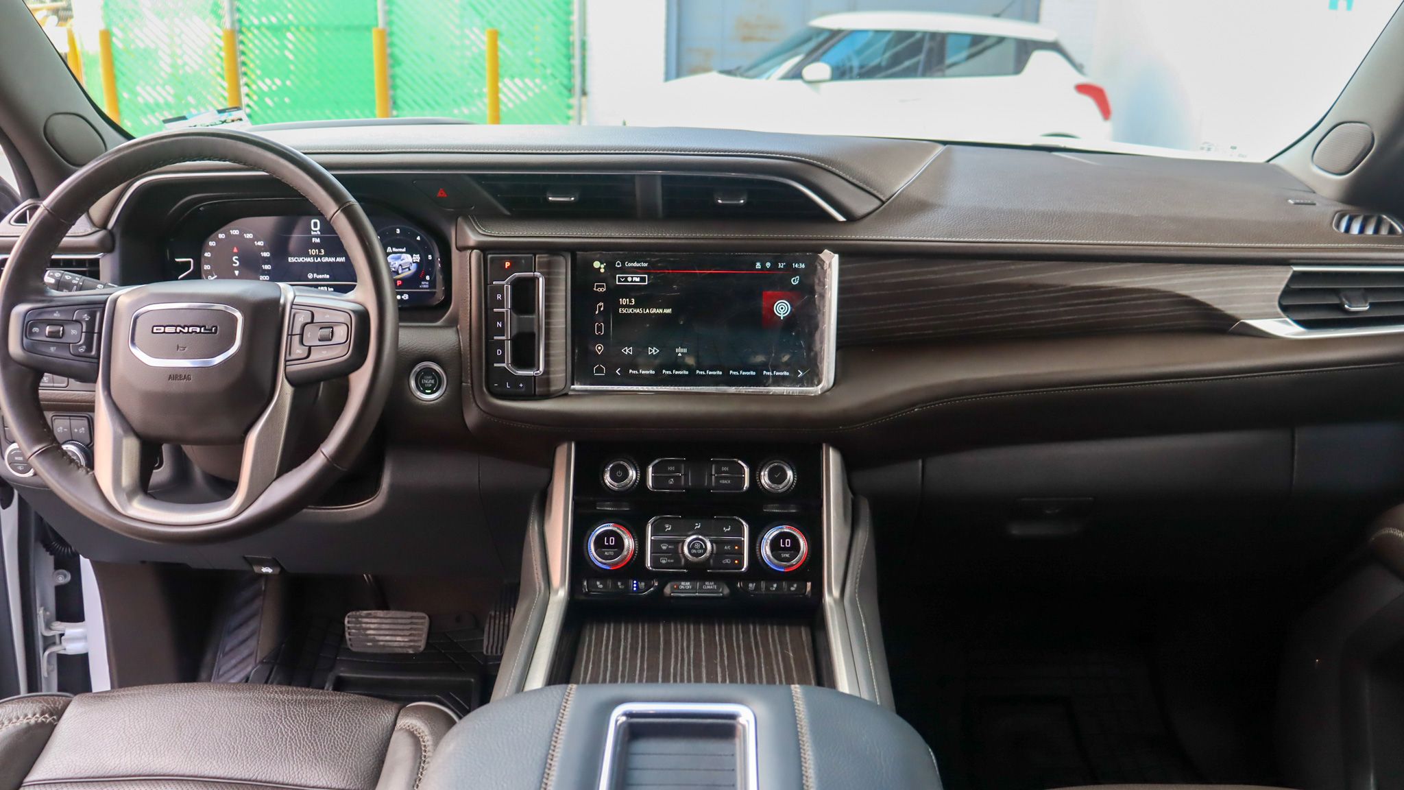 GMC Yukon 2024 6.2 Denali Xl At