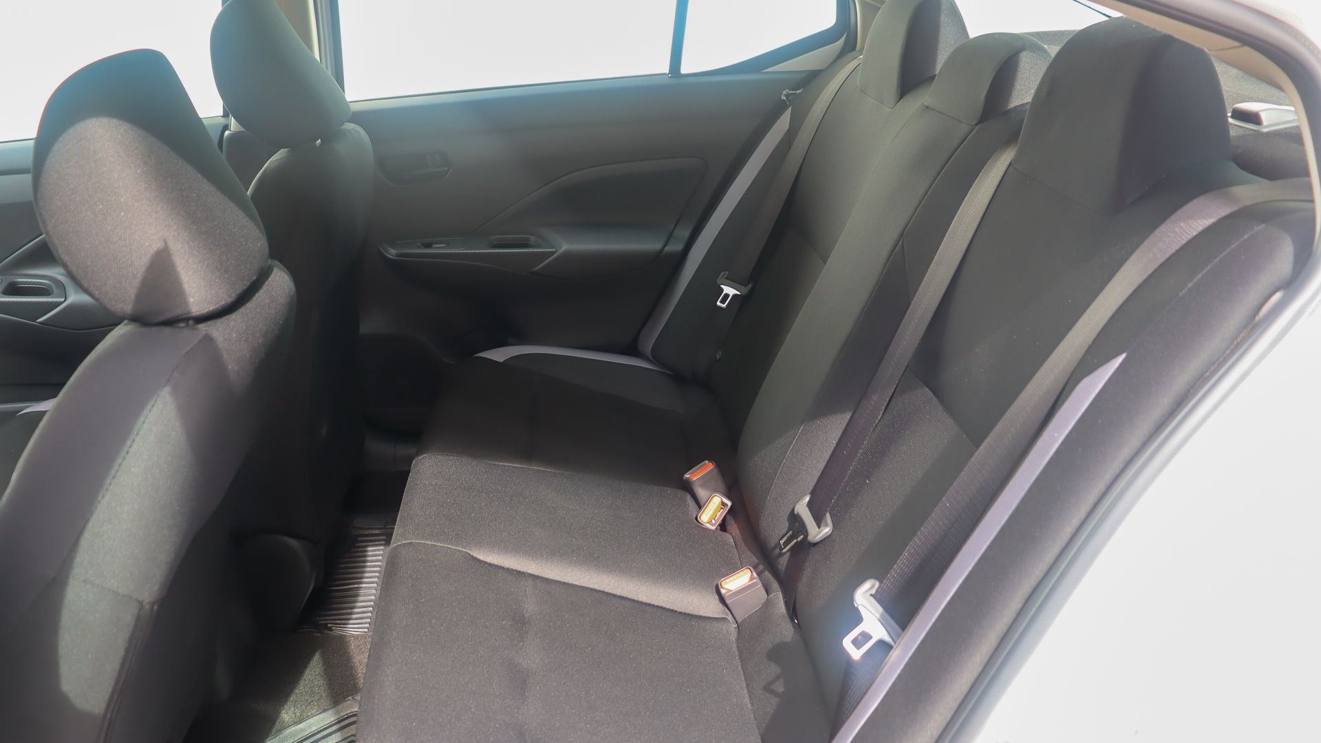 Nissan V-Drive 2026 1.6 A/C  Mt