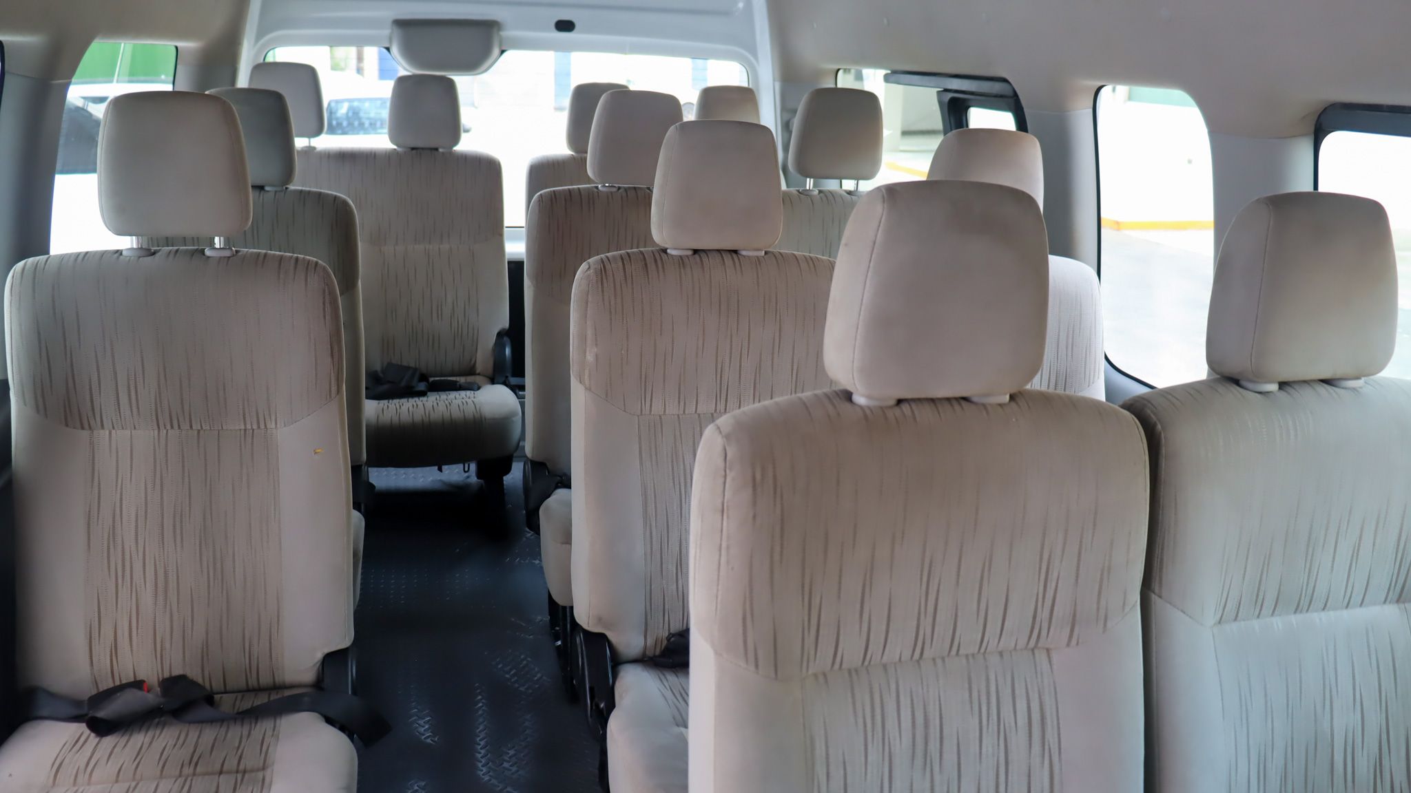 Nissan Urvan 2022 2.5 15 Pas Amplia Aa Mt